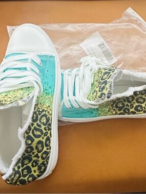 Women’s Casual Slip-On Sneakers in Turquoise with Leopard Print